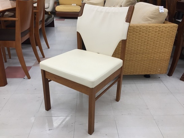 ジャパンヴィンテージ！ maruni(マルニ木工) 孔雀マークのダイニング