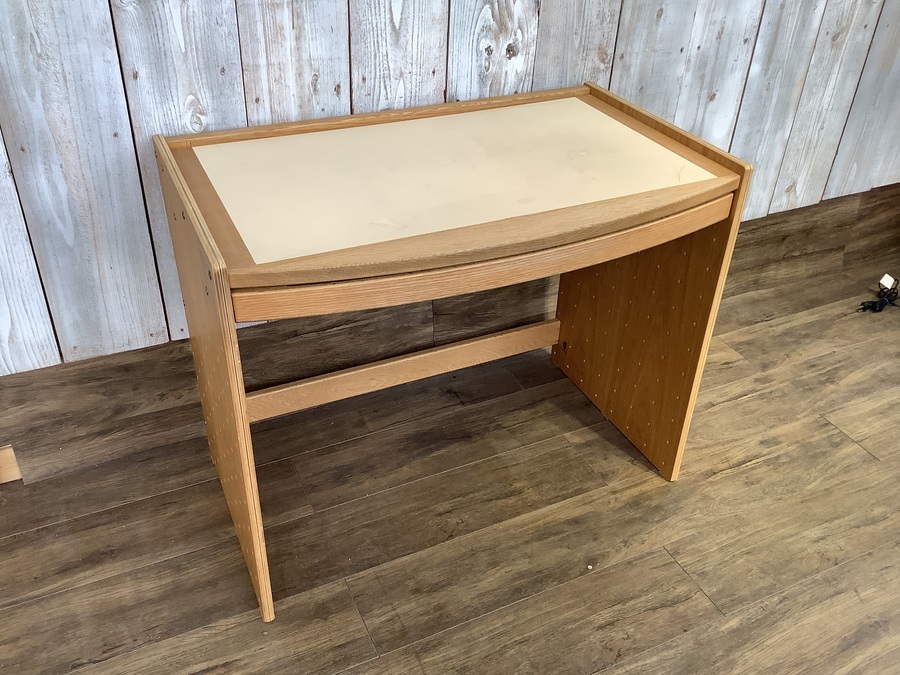 Formio（フォルミオ）】成長しても使える子供用学習デスクセットが入荷