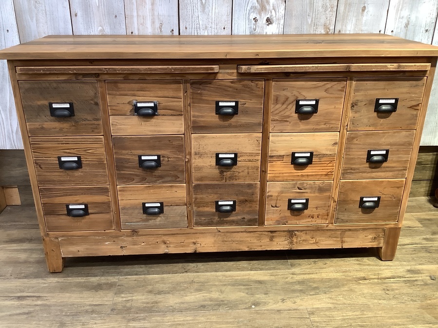 Knot antiques（ノットアンティークス）】杉古材使用の