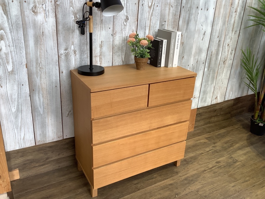 人気の無印良品(MUJI)のタモ材 チェスト4段・ワイド/ダークブラウン