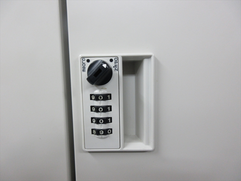 オカムラ FZシリーズ 8人用ロッカー ダイヤル錠 45H8FE-Z13の通販情報