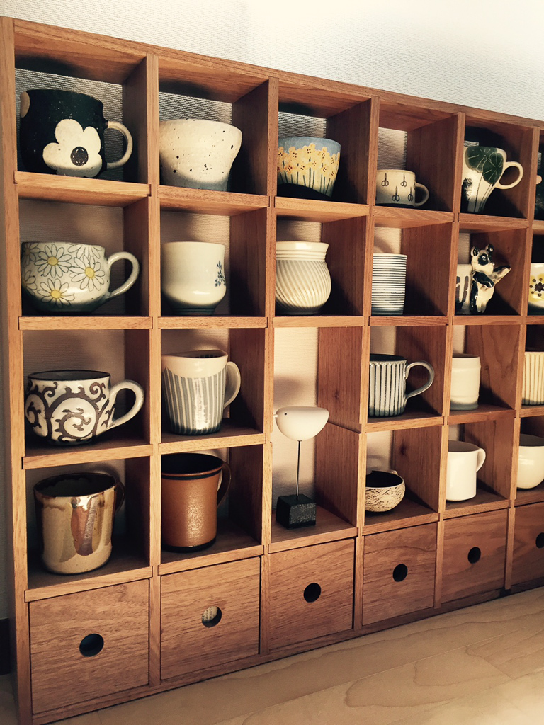 12か月ぐい呑み揃 飾り棚付き 12か月ぐい呑み揃飾り棚付き