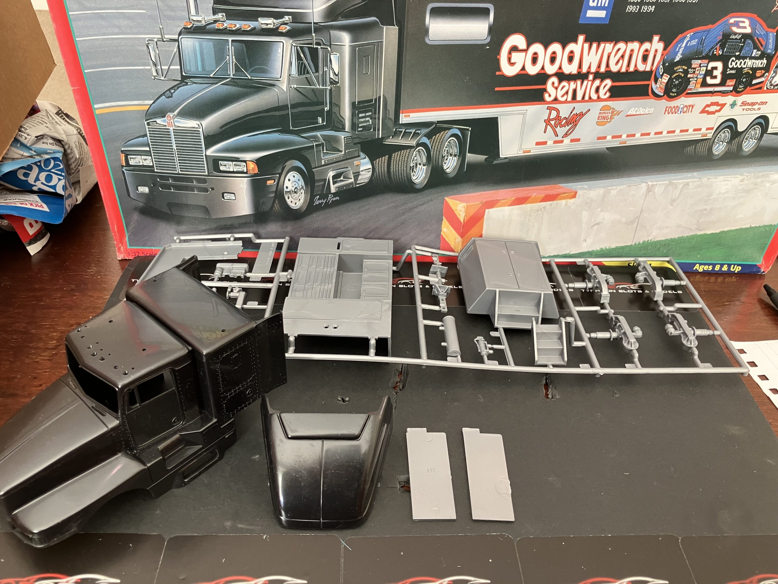 1709 Revell Monogram SnapTite Goodwrench Race Rig Earnhardt Sr