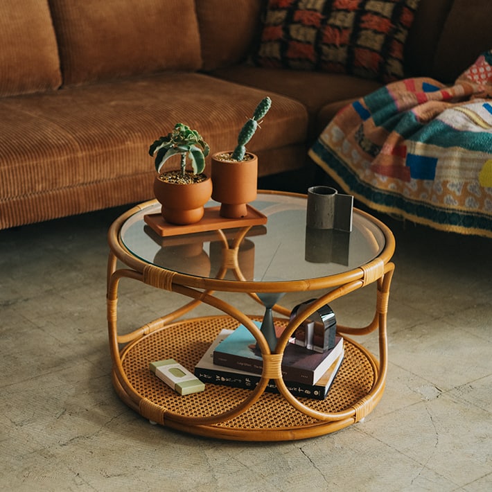 unico ガラステーブル