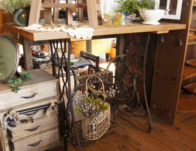 MITSUBISHI レトロミシンテーブル デスク ミシン台 SINGER社製