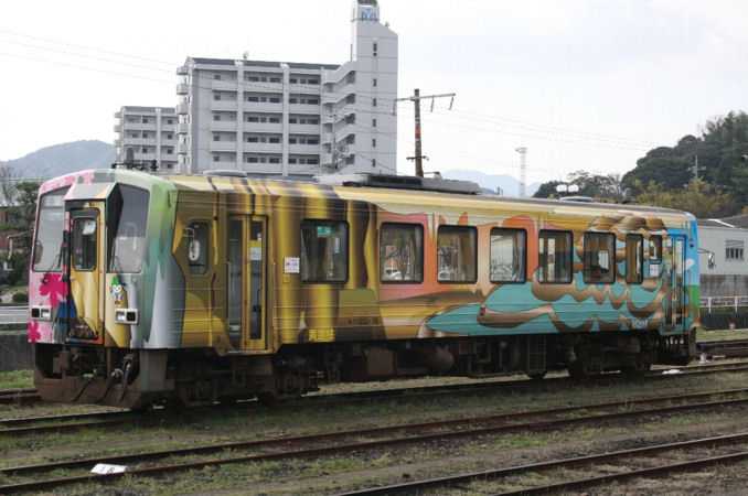 美祢線キハ120系に美祢市ラッピング列車誕生