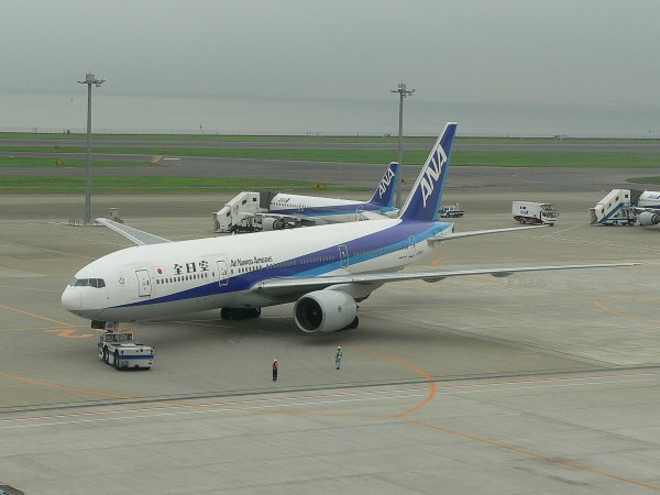 ボーイング777-200（JA8199）