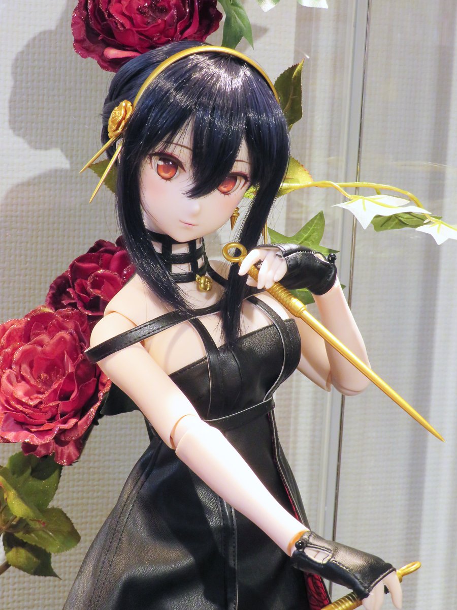 DDdy ヨル・フォージャー」「ヨルの私服セット」店頭展示開始です