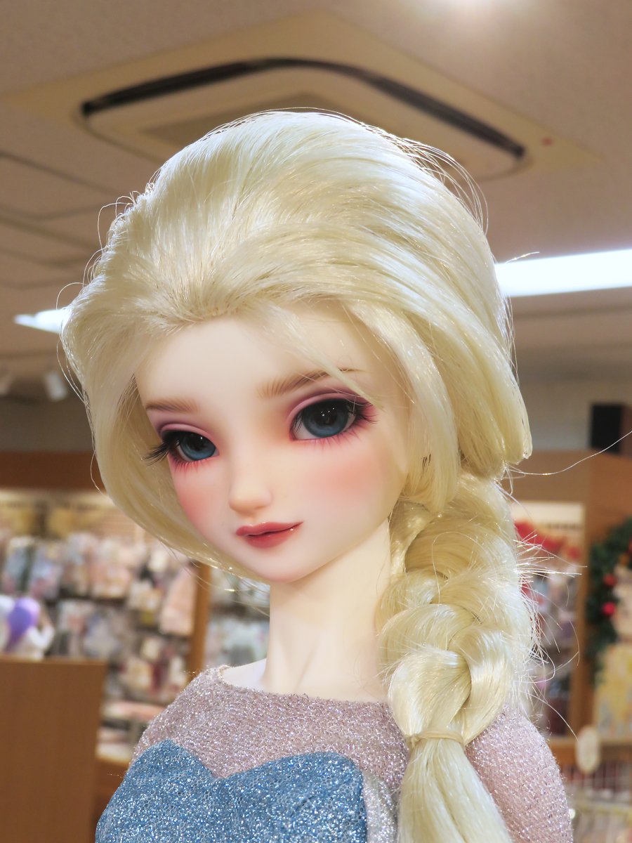 SD DISNEY Collection ～アナと雪の女王～ が店頭展示中です