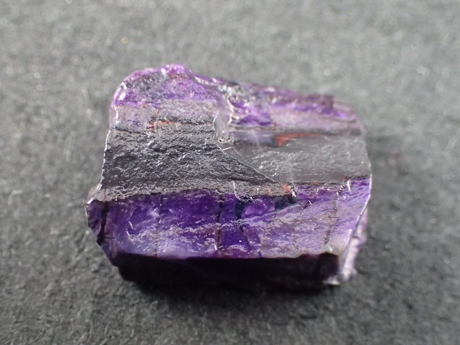 杉石 スギライト Sugilite 南アN'chwaning Ⅲ鉱山産 鉱物標本 杉石
