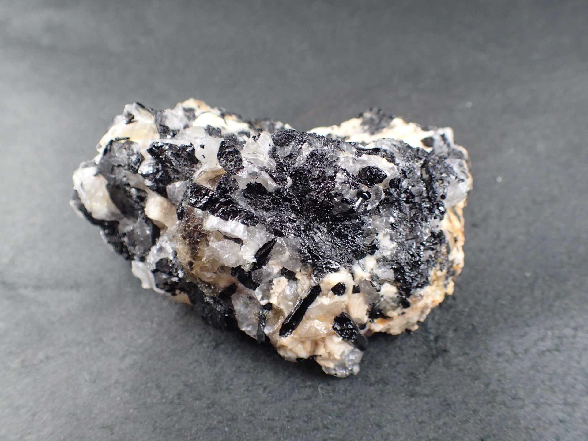 最高品質ブラックトルマリンインクォーツ原石 ブラジルミナス