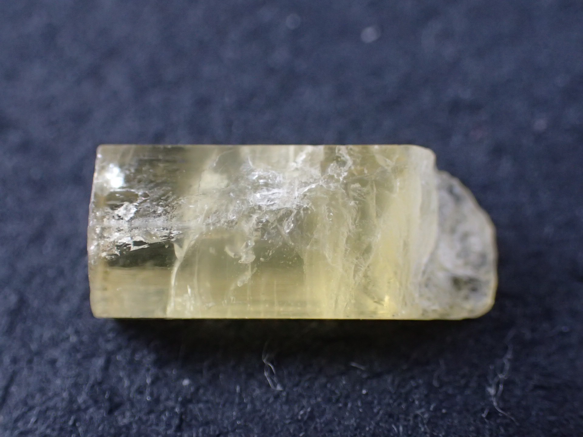 M*u様 ヘリオドール ゴールデンベリル 原石 鉱物標本 天然石 945