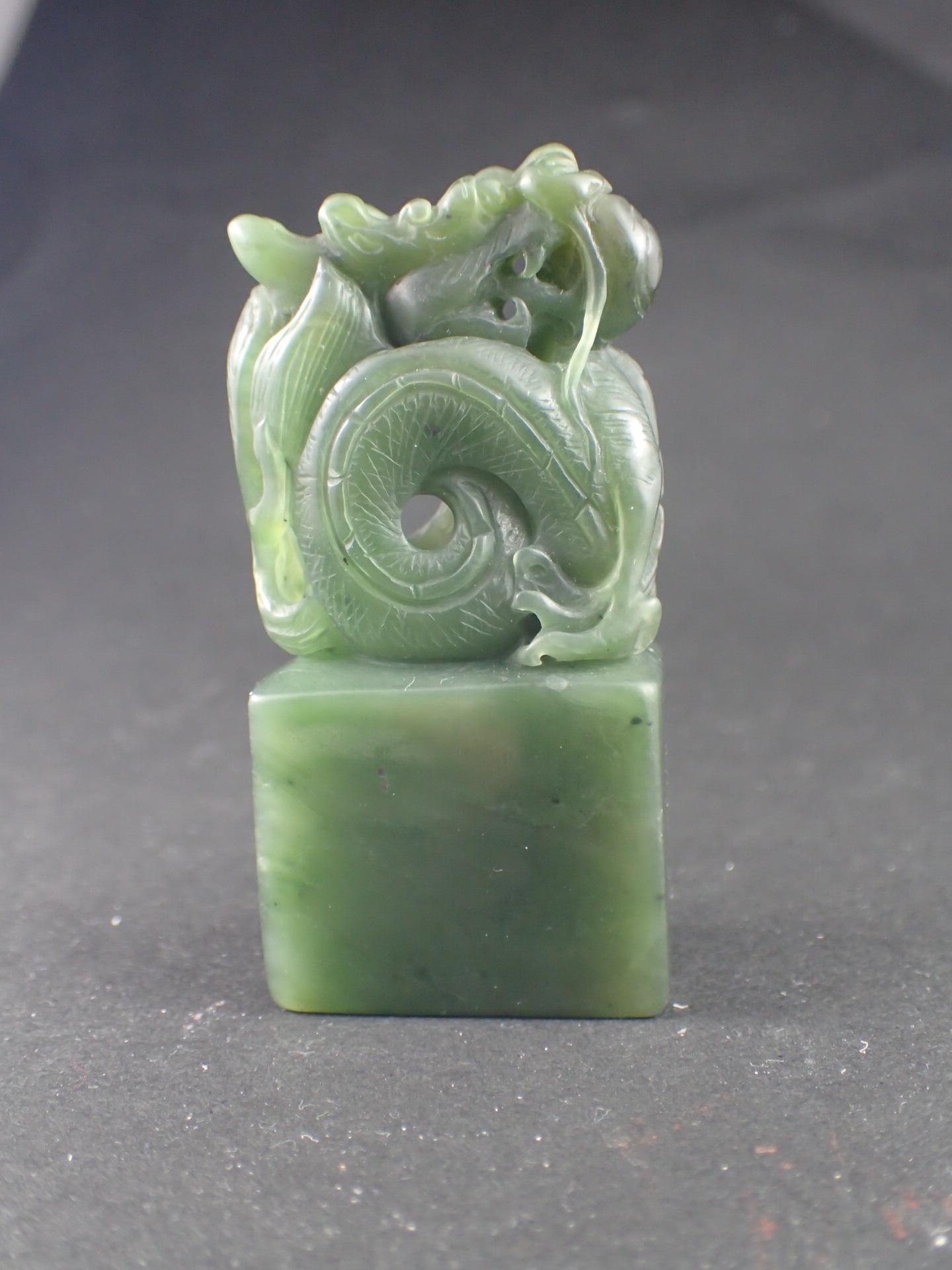 和田玉上彫 中国ウイグル自治区産 ｜石の販売専門店【vec stone club】