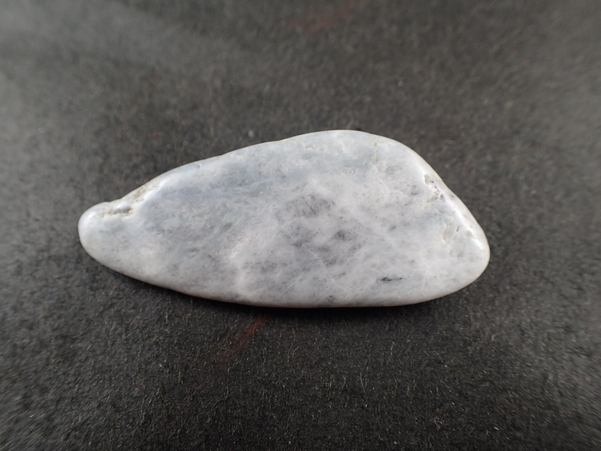 糸魚川翡翠 原石 ｜石の販売専門店【vec stone club】