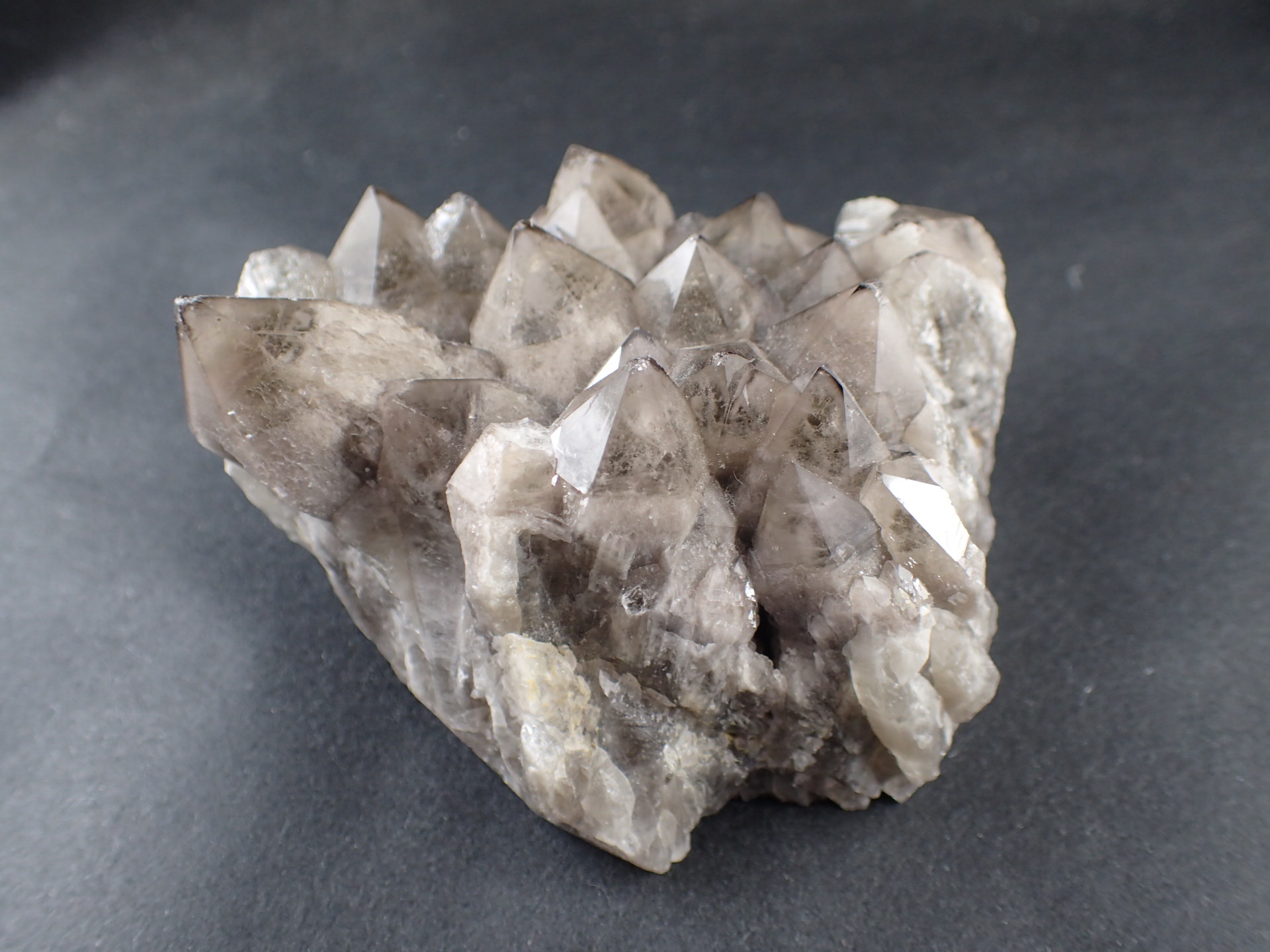 スモーキークォーツ（煙水晶） ｜石の販売専門店【vec stone club】