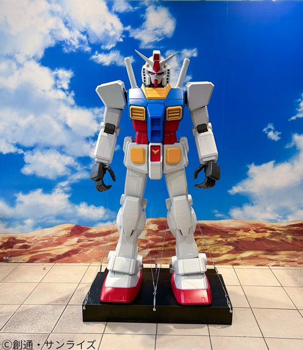 E2 山陽自動車道 福山SA（上り線）でガンダムの限定Tシャツやトート