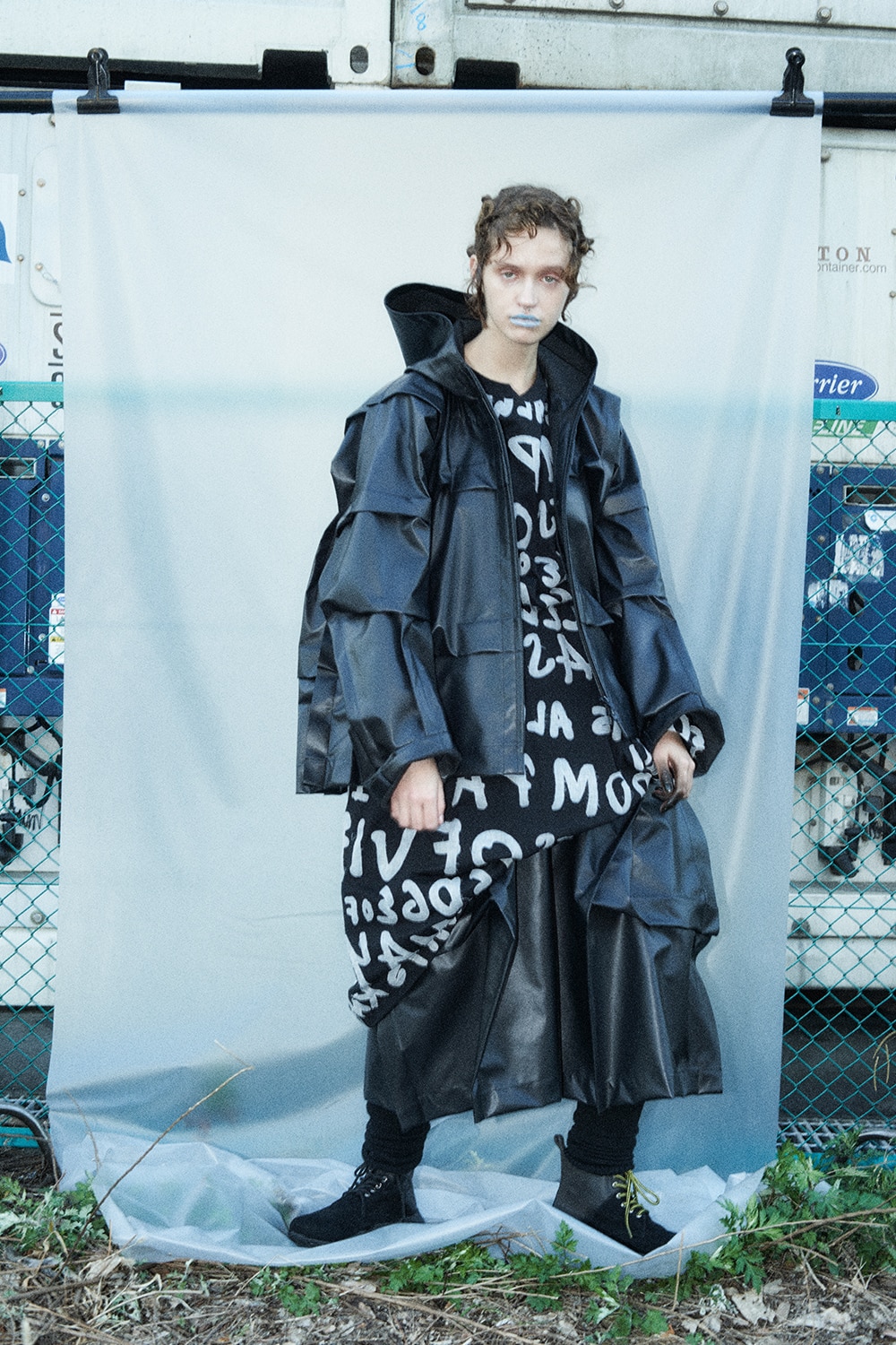 AUTUMN / WINTER 2020-21 | Yohji Yamamoto (ヨウジヤマモト) Official