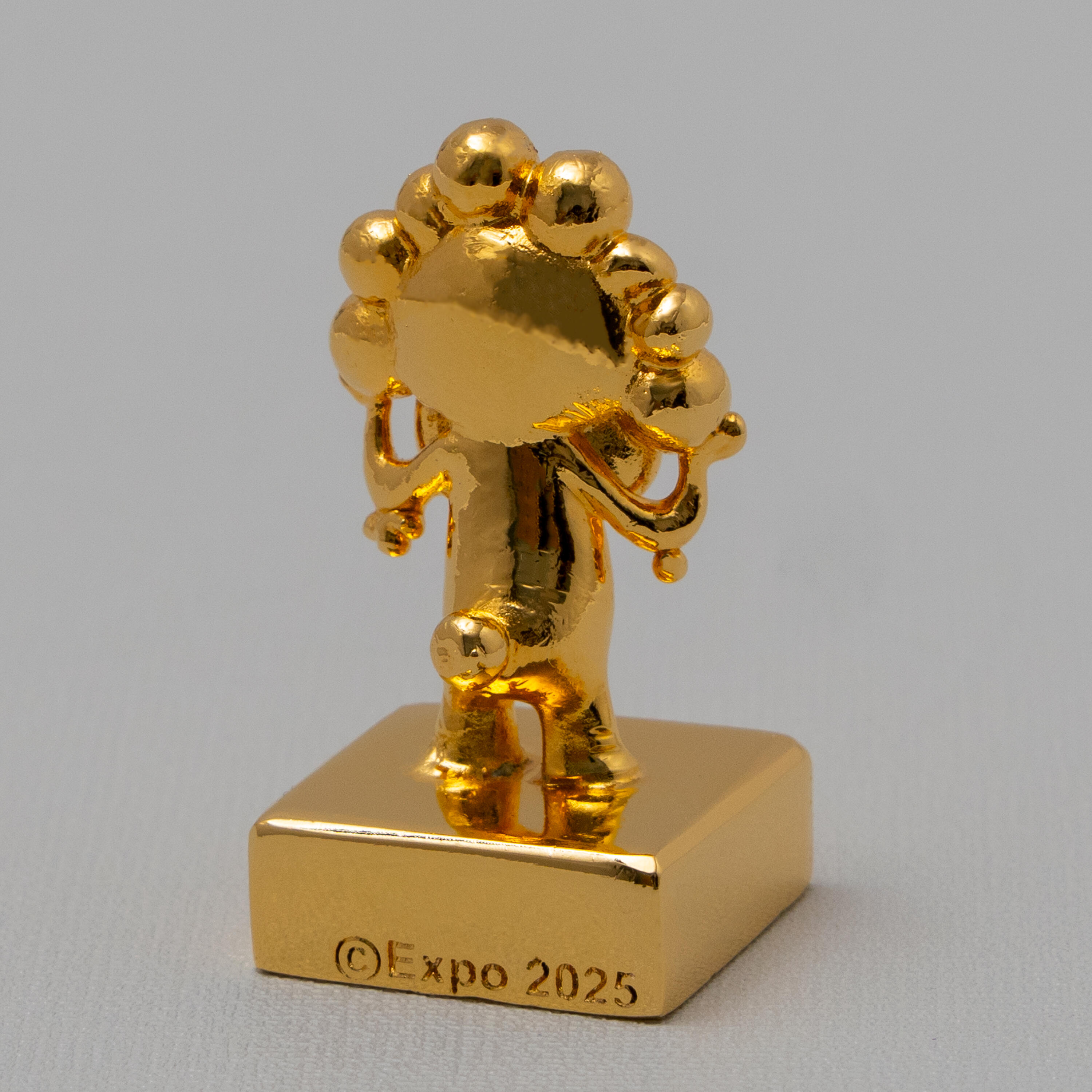 日本国宝展」コラボ万博公式ライセンス商品を発売：挑む 未来