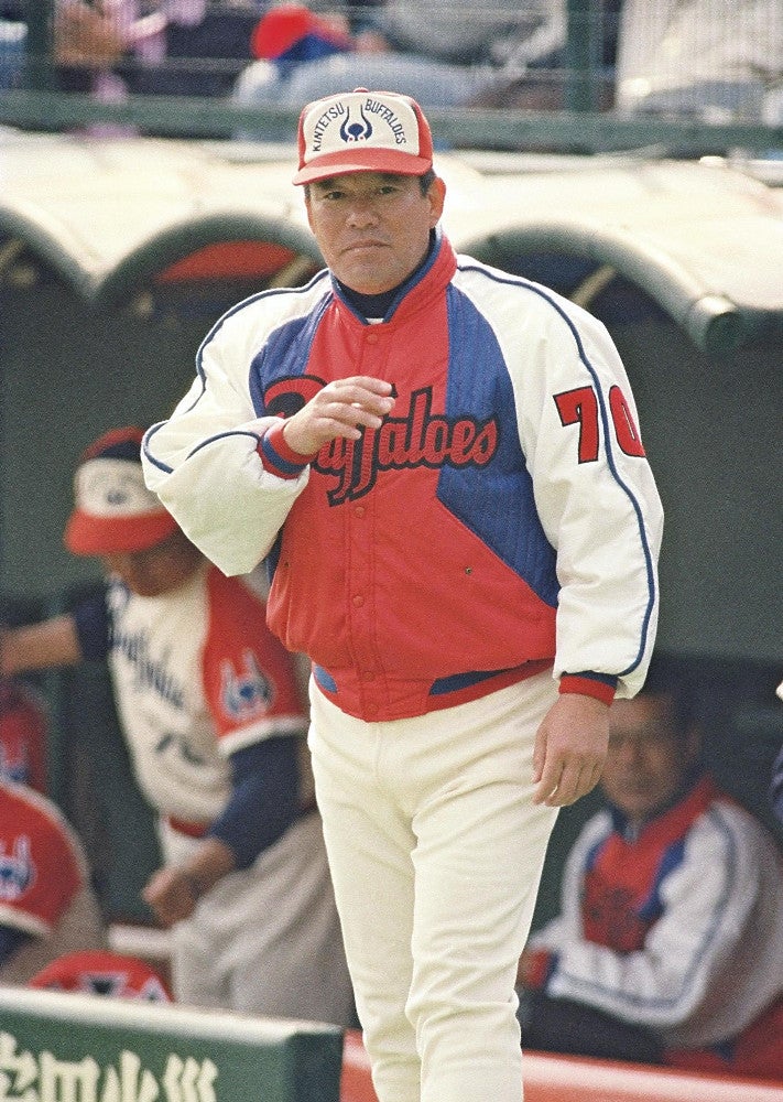 通算317勝 70 鈴木 啓示の監督時代、近鉄実使用グランドコート 通算317