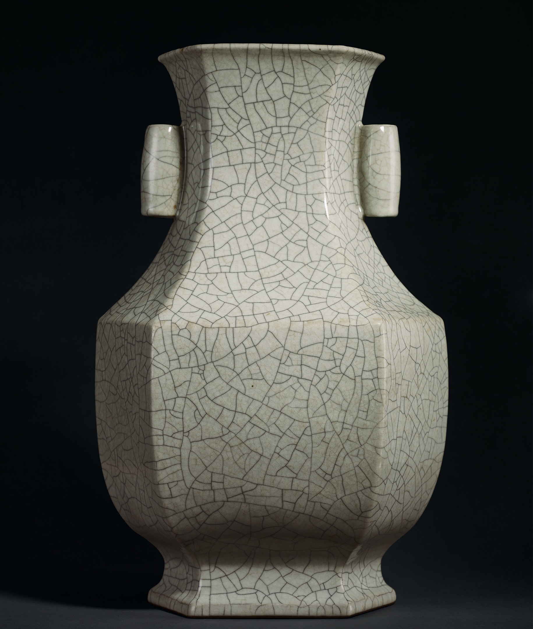 中国 哥窯 金絲鉄線 氷裂文 双耳瓶 C 7365E 中国 哥