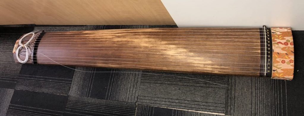 木製筝 13本弦 和柄カバー付き 木製筝 13本弦 和柄カバー付き 木製筝