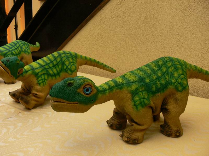 動画付き】育て方によって性格が変わる恐竜型ロボット「PLEO」 | 日経