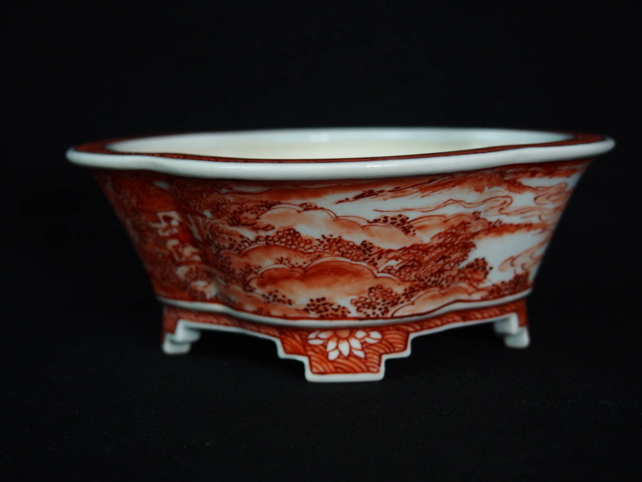 月之輪涌泉造、赤絵龍図外縁隅入切足長方鉢盆栽鉢名鉢