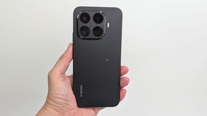 Xiaomi 15T Pro」実機で付属品を詳しくチェック！保護ケースや保護