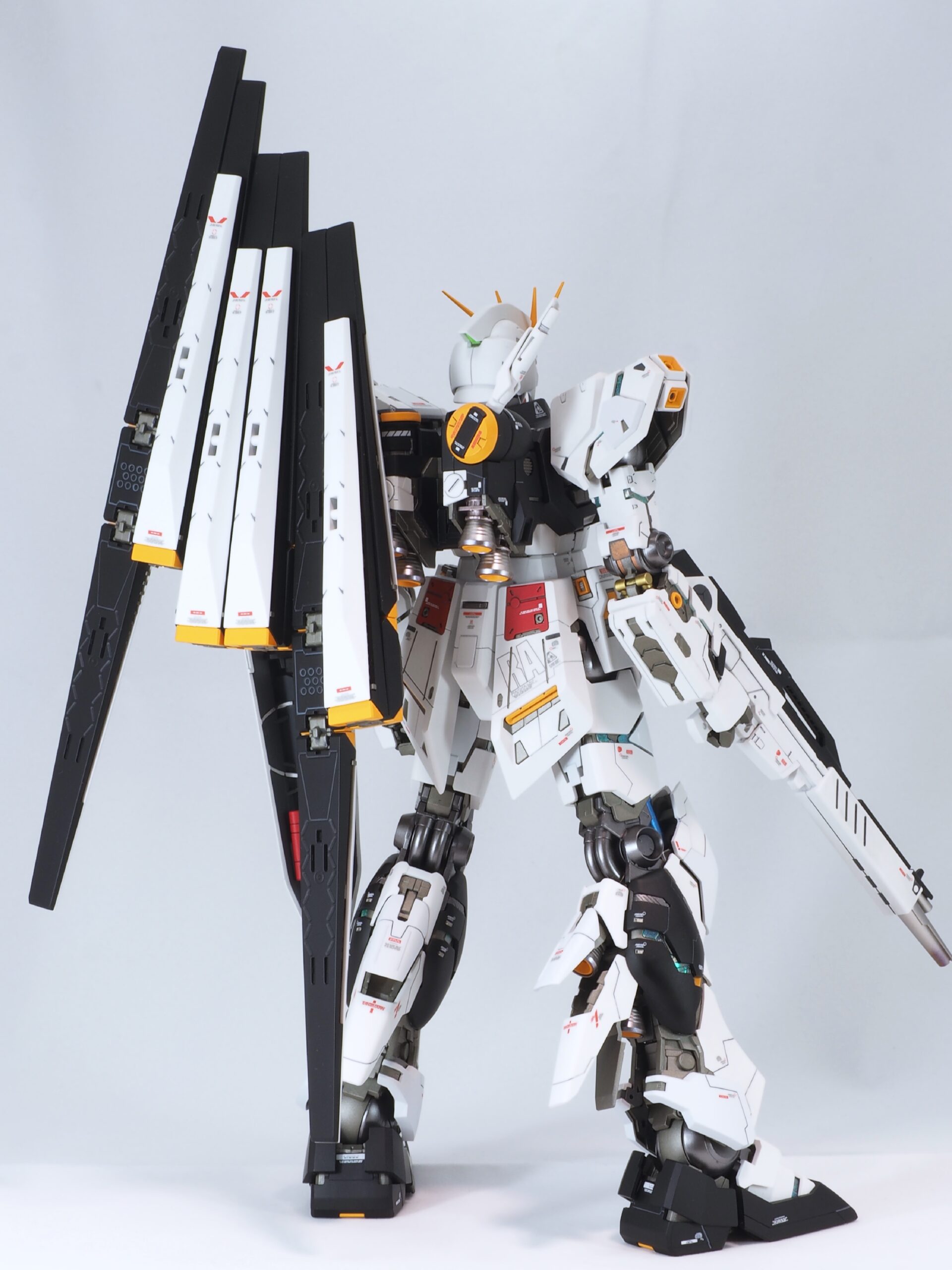 MG 1/100 νガンダム Ver.Ka | やることないからプラモやる！