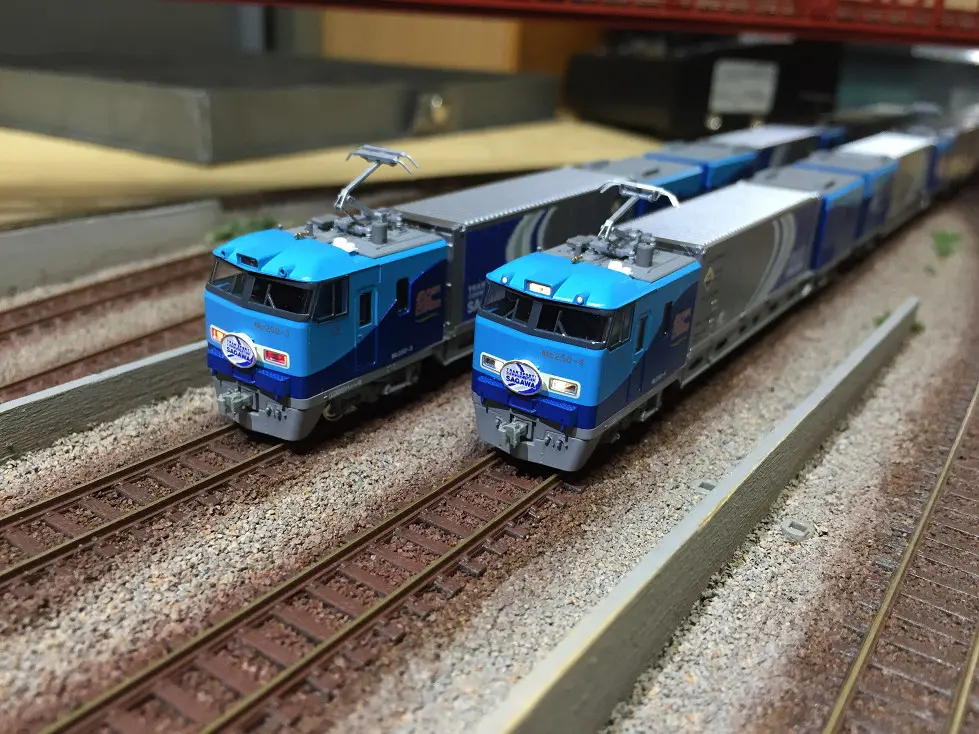 M250系 スーパーレールカーゴが入線です。 KATO 10-565 / 10-566 / 10