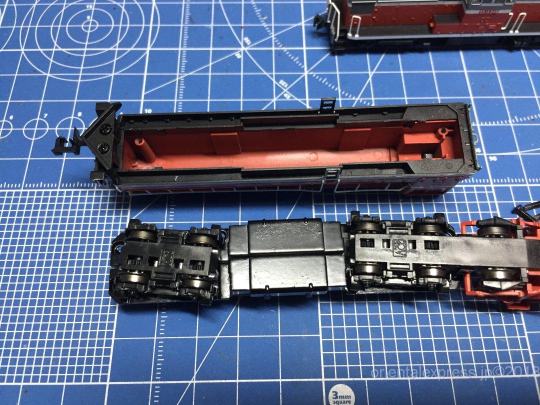 DD14 333・334 標準色・重連セットを弄る。その1 分離 MICROACE A8162