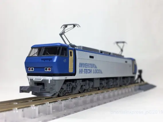 カトーEF200登場時塗装 EF200 登場時塗装（2019年版）が入線です。KATO