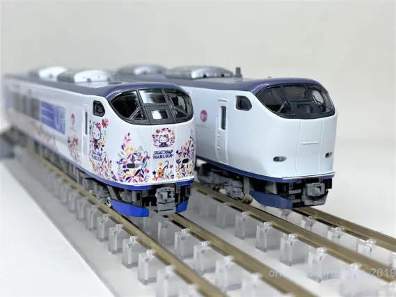 281系「ハローキティ はるか・Butterfly」が入線しました。TOMIX 98674