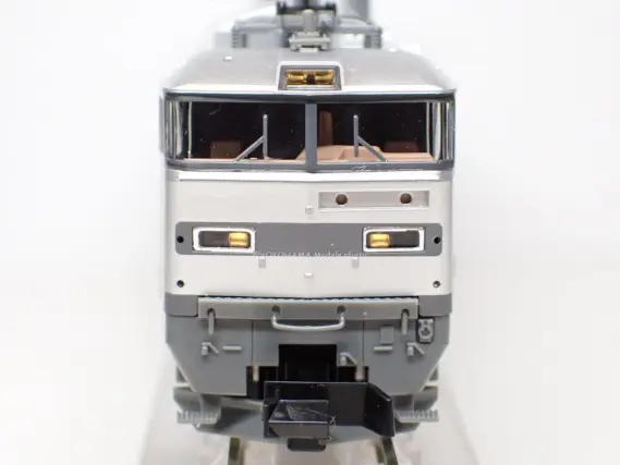 EF510形500番代（JR貨物仕様・銀色）が入線しました。TOMIX 7183