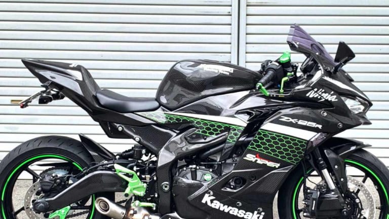 A-TECHのフルカーボン外装！「ニンジャZX-25R」のシルエットが一気に