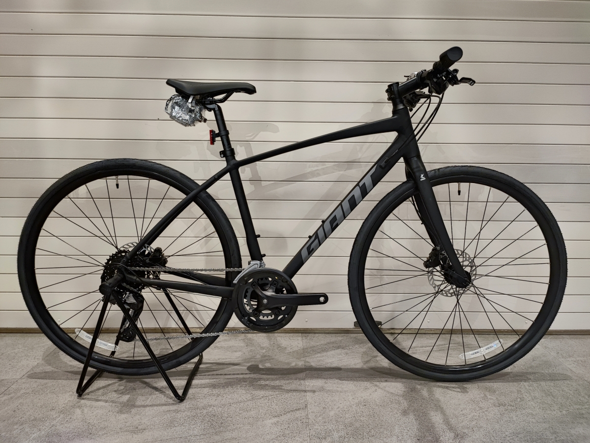 GIANT】ESCAPE RX2 DISC、1台即納可能な在庫がありますよ！ | 新宿で