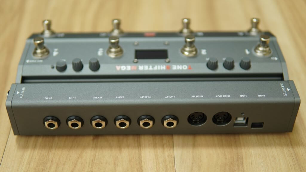 オーディオIFとMIDIフットコントローラが合わさったオールインワン機材