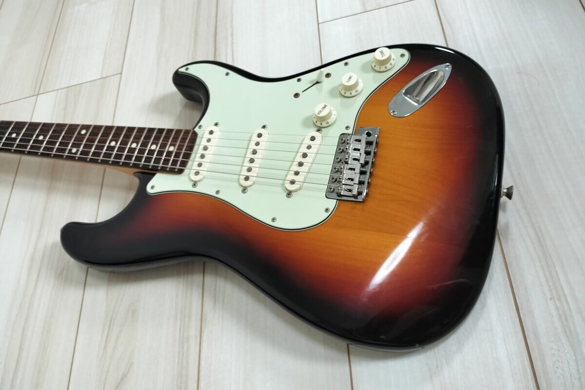 またまたCool Z を買った、今度の『ZST-10R』。生産終了の国産ギターの