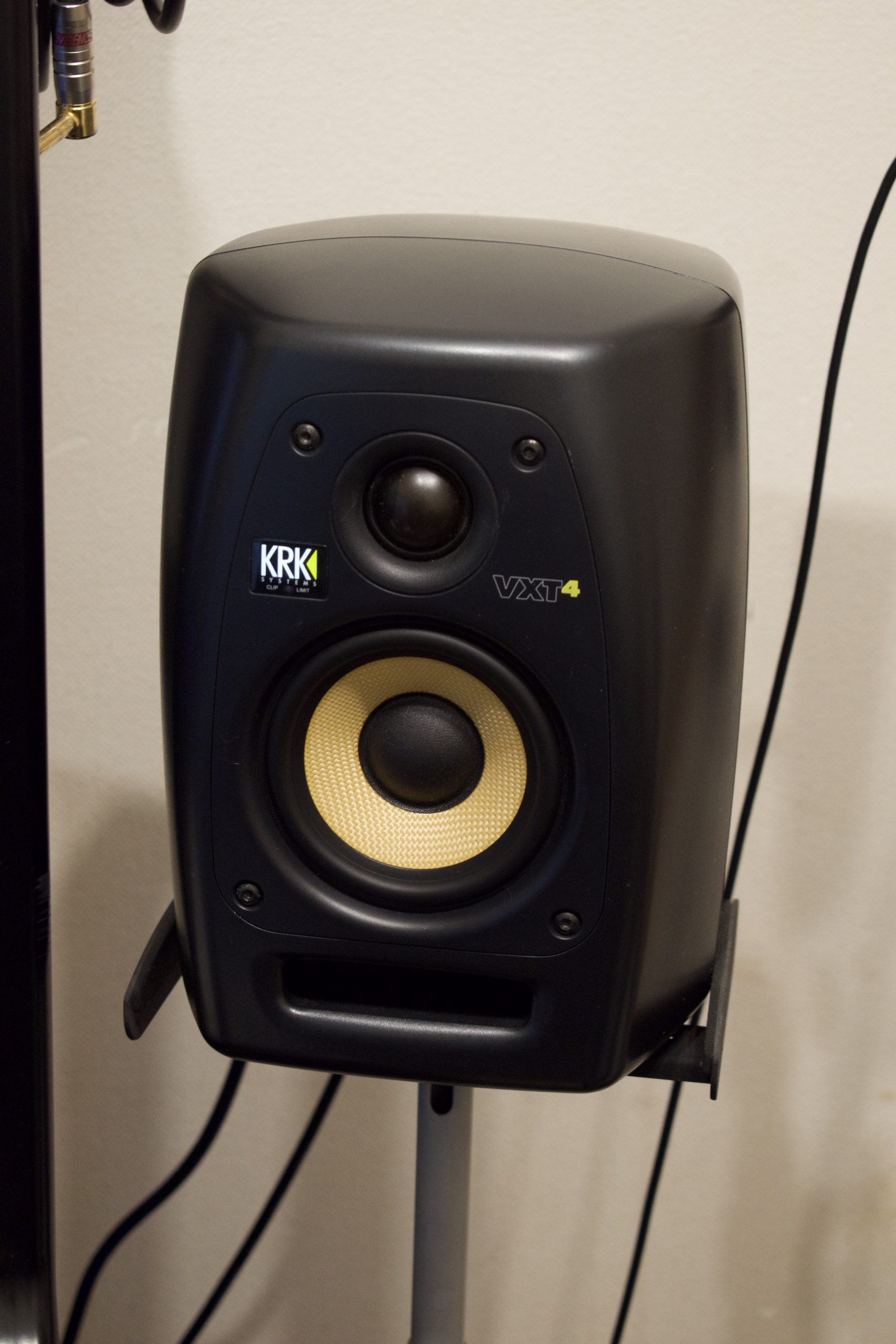 モニタースピーカーをKRK VXT4に変えました│Hybrid Hobbys