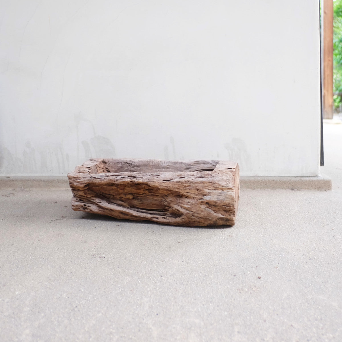 Wooden Manger 飼い葉桶 – ZANA ZA ZAMANI / セヌフォ堂