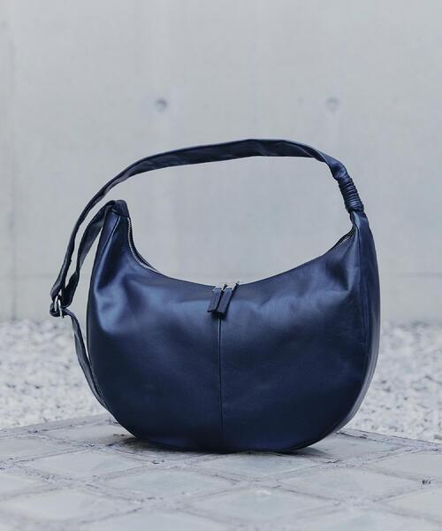 tk.TAKEO KIKUCHI（ティーケータケオキクチ） ショルダーバッグ 「牛革