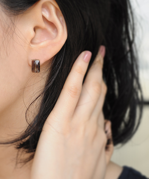 anq.（アンク） ピアス 「anq.」K10・スクエアスタッドピアス