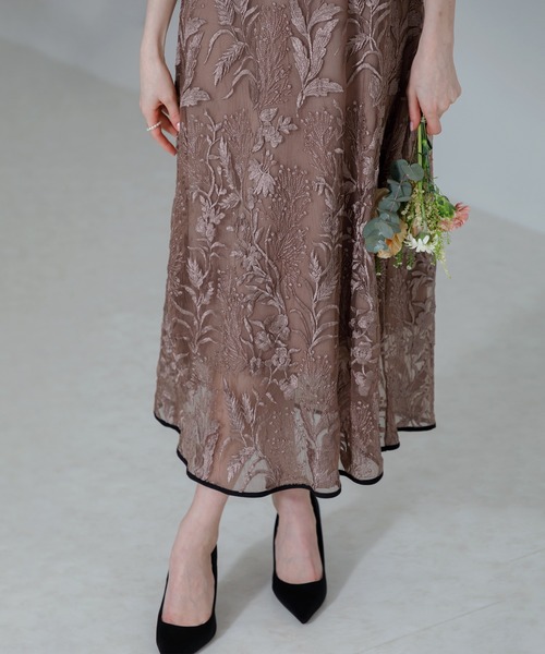 Leja（レジャ） ドレス 「LEJA」花柄刺繍レースチュールパフスリーブ