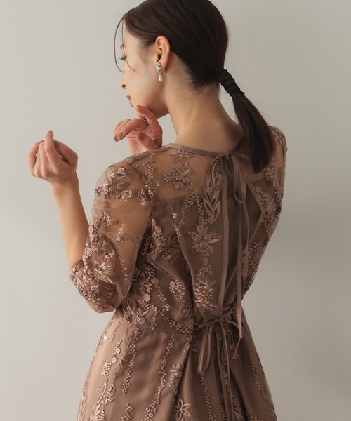 haremode（ハレモード） ドレス 花柄 刺繍 ミディ丈 チュール 後ろ