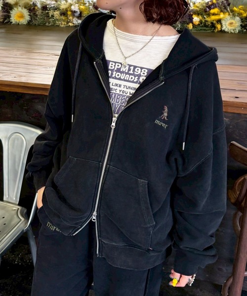 DOUBLE NAME（ダブルネーム） パーカー 「m:rex」ミニ恐竜刺しゅう