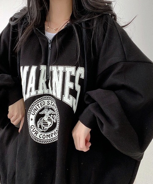 SHEENA（シーナ） パーカー カレッジロゴ風ハーフジップパーカー