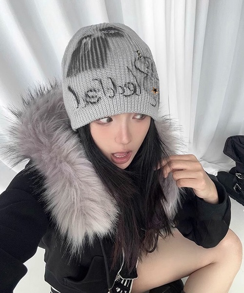 lilful ニット帽 ニットキャップ スタッズ付き ステンシルデザインロゴ