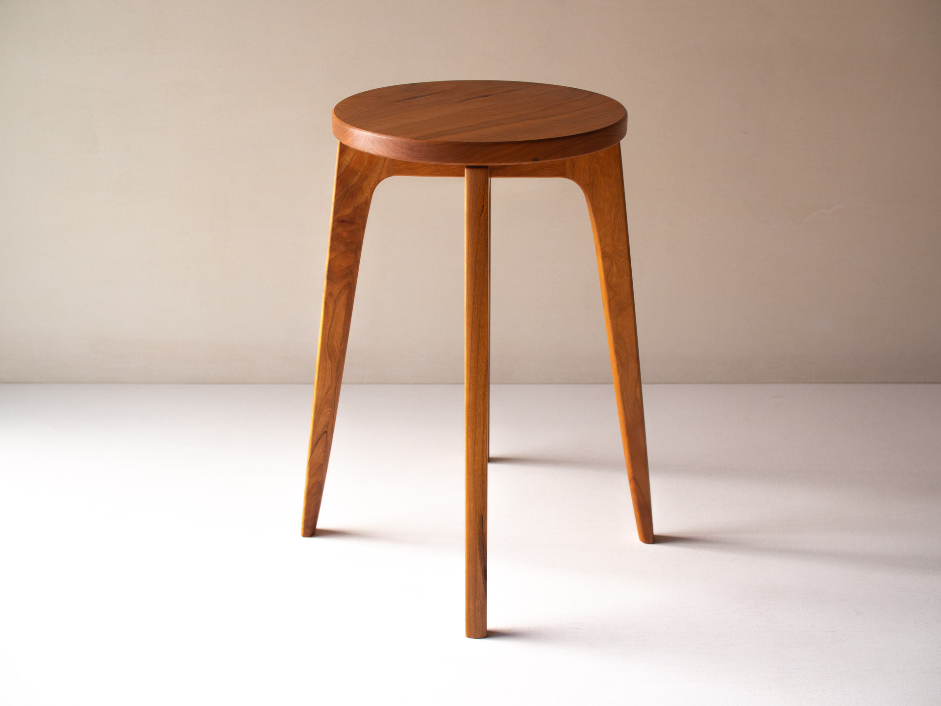 STOOL ｜ 椿井木工舎 ZWEI WOOD WORK