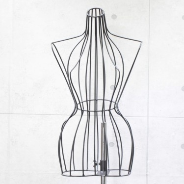 ワイヤー・トルソー | 什器レンタルなら什器ドットコム。展示会,店舗