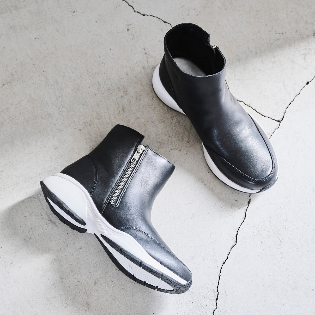 アキレス・ソルボ N 569 黒｜ミニマル レザーハイカットスニーカー